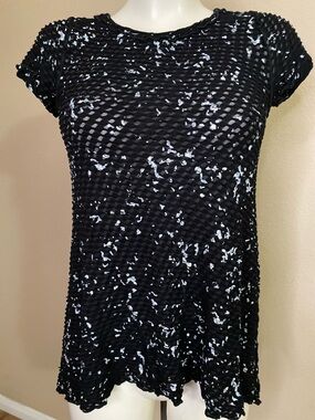 PETE Black popcorn, semi sheer knit Short-Sleeve abstract boho leisure Top XS 🖤